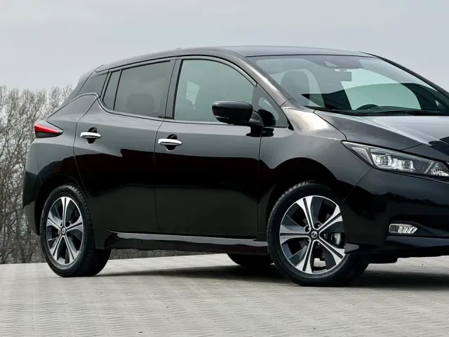 Nissan Leaf - фото 5