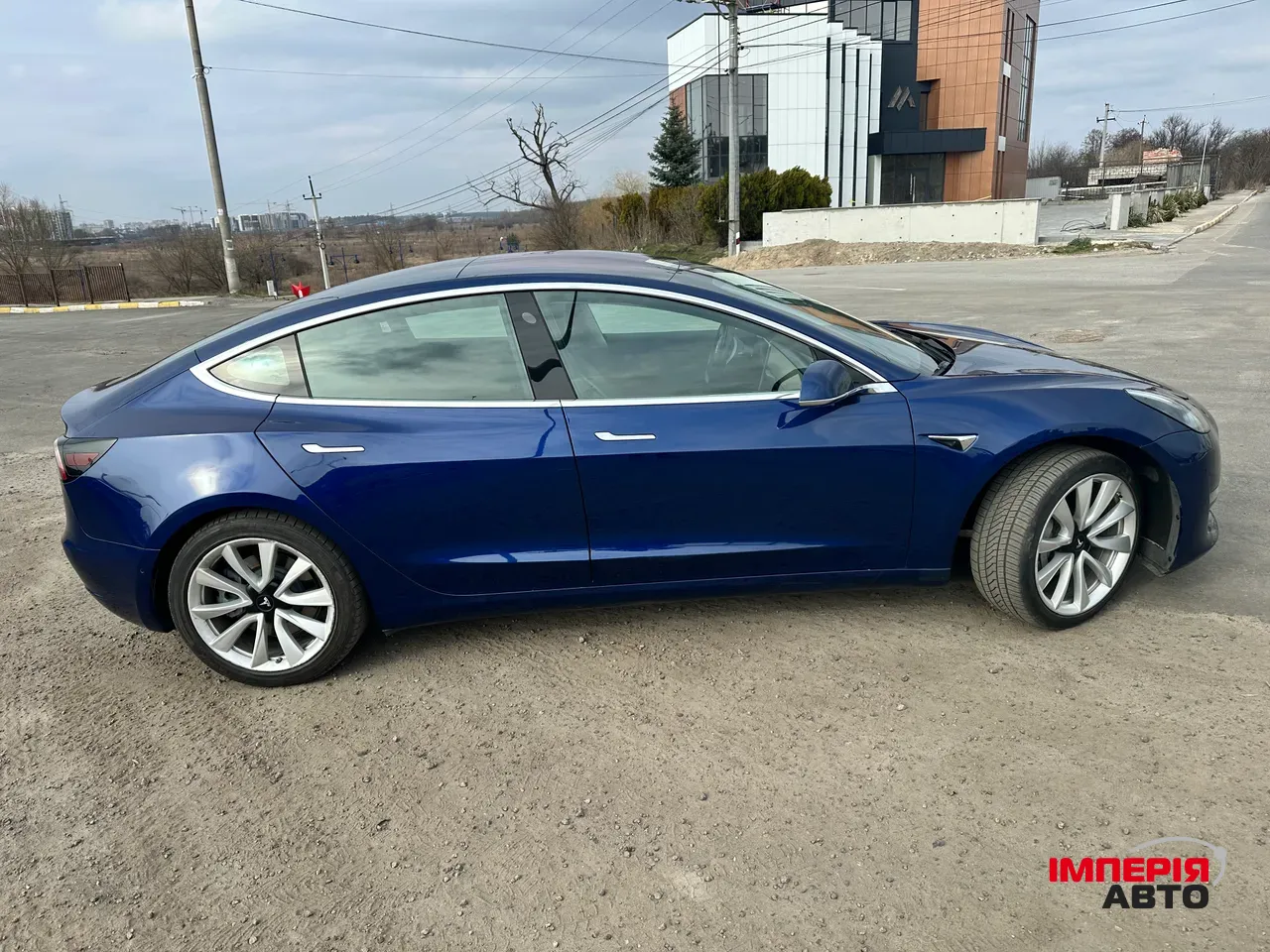 Tesla Model 3 - фото 4