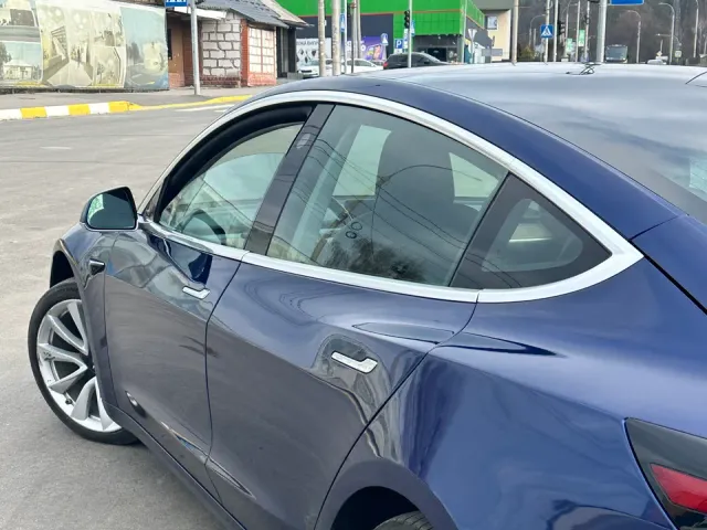 Tesla Model 3 - фото 5