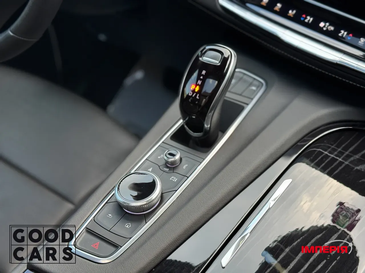 Cadillac Escalade - фото 31