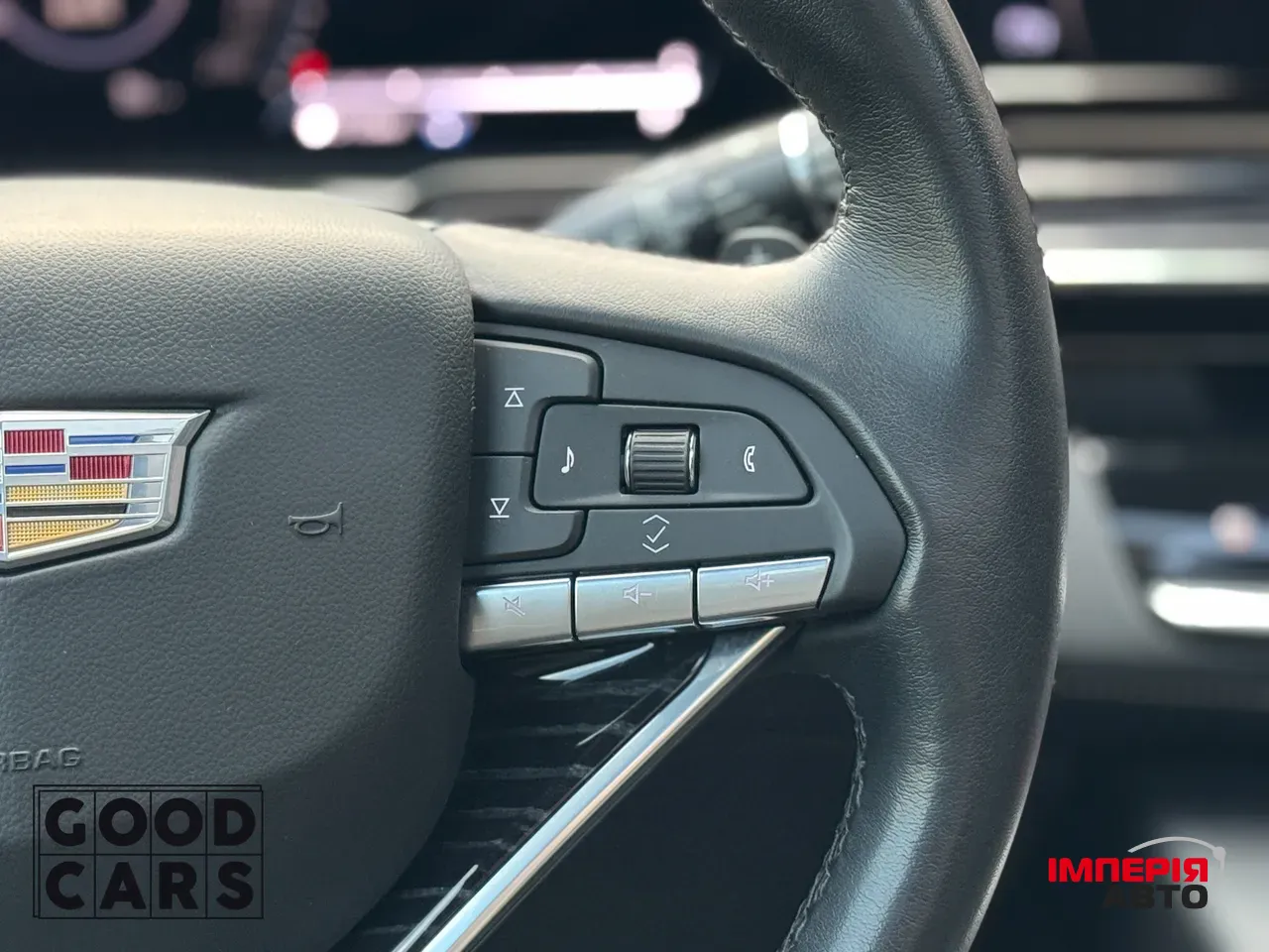 Cadillac Escalade - фото 27