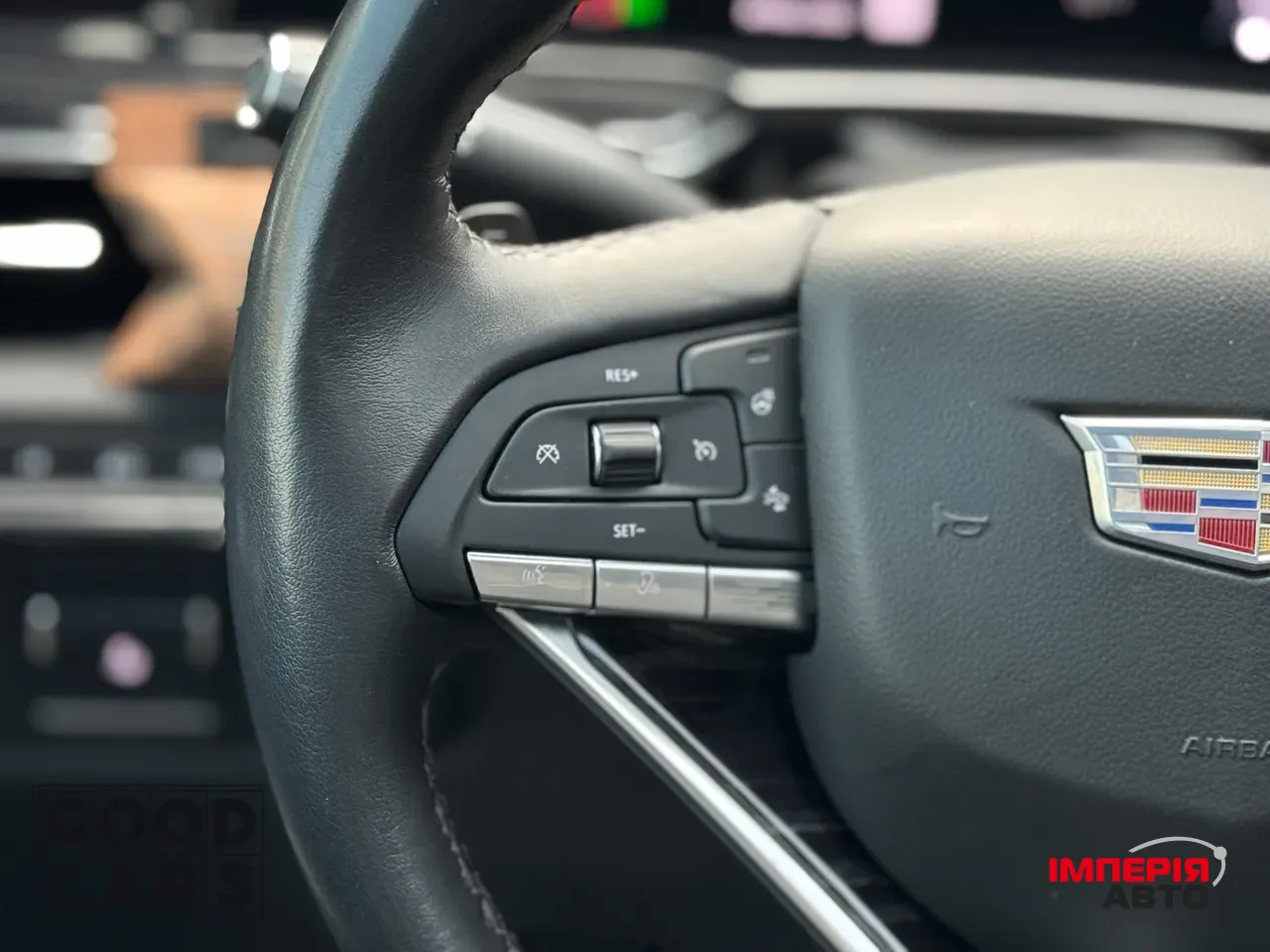 Cadillac Escalade - фото 26