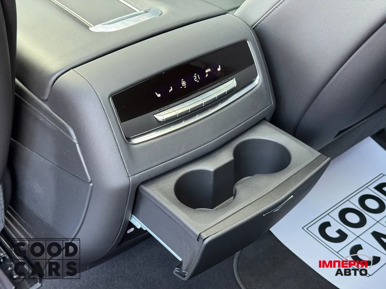 Cadillac Escalade - фото 21