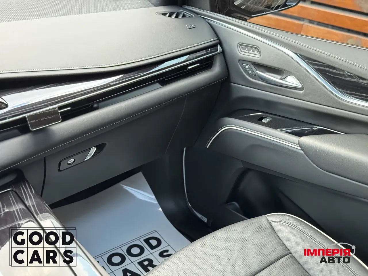 Cadillac Escalade - фото 32