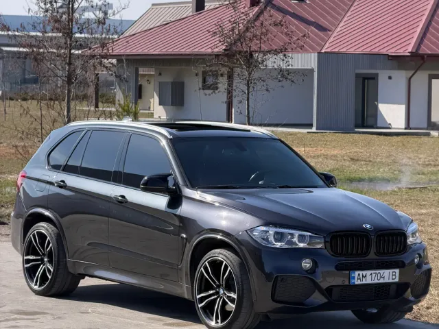 BMW X5 - фото 1