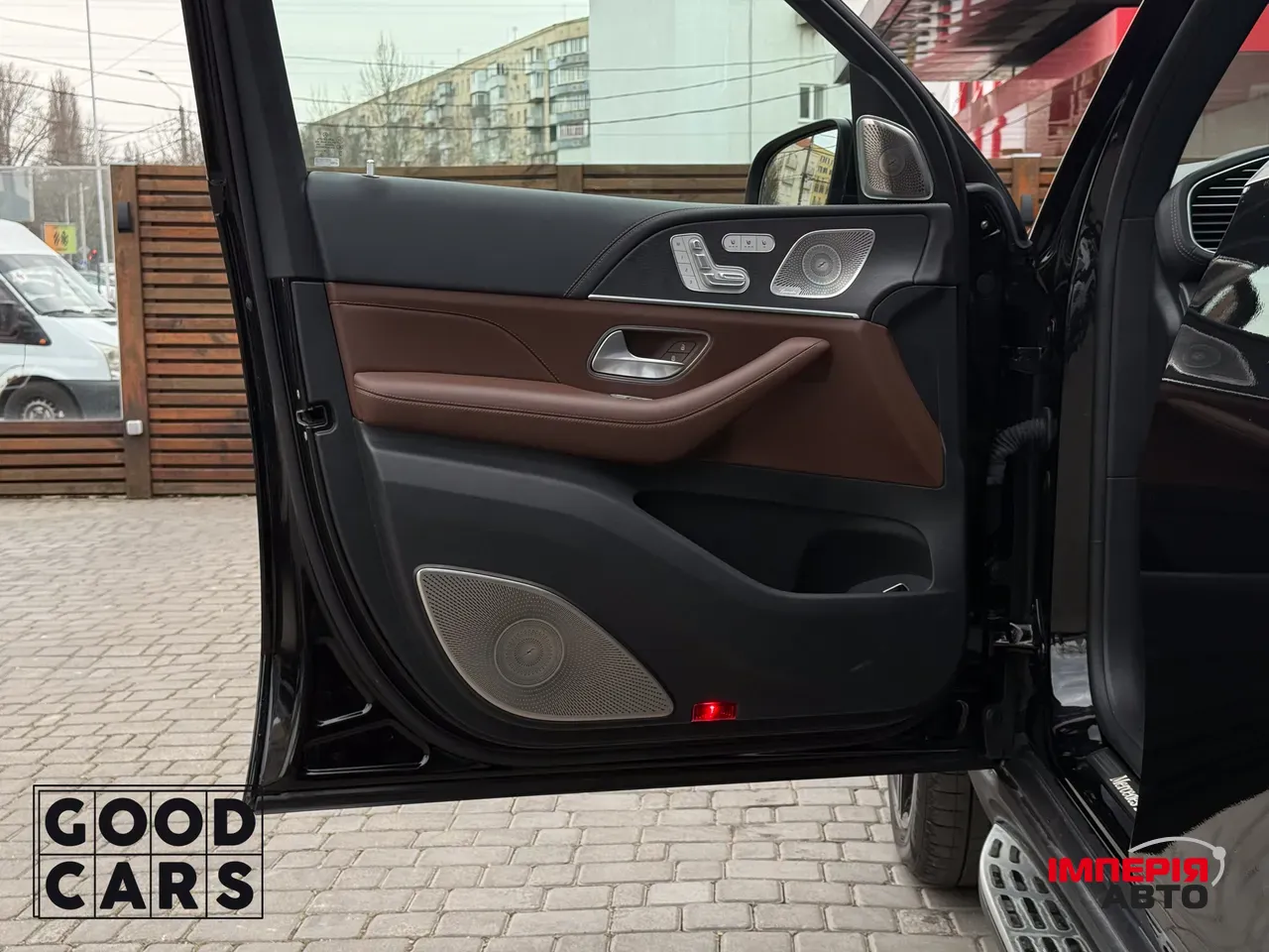 Mercedes-Benz GLS - фото 18