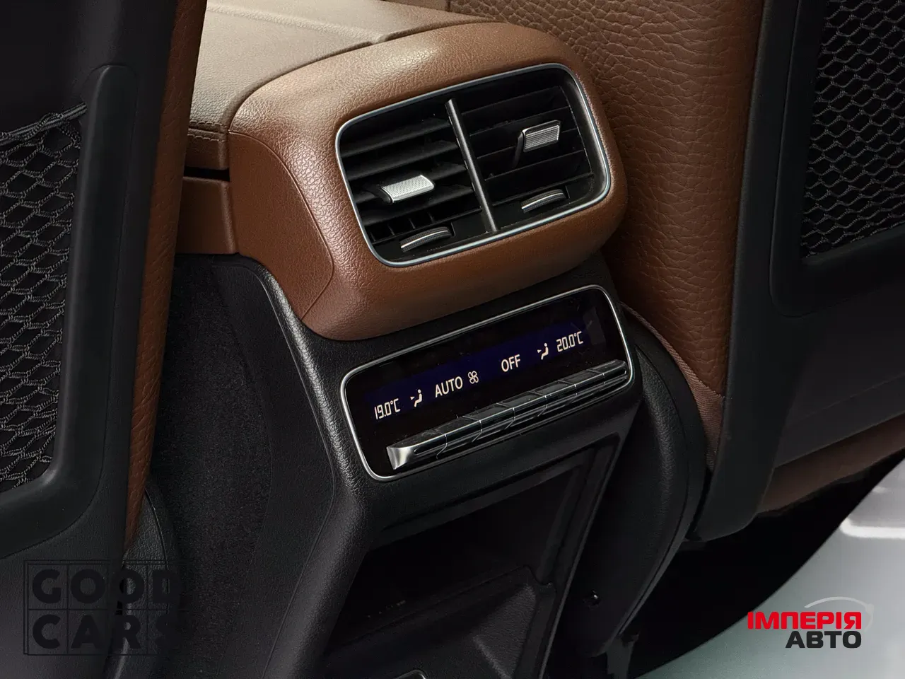 Mercedes-Benz GLS - фото 27