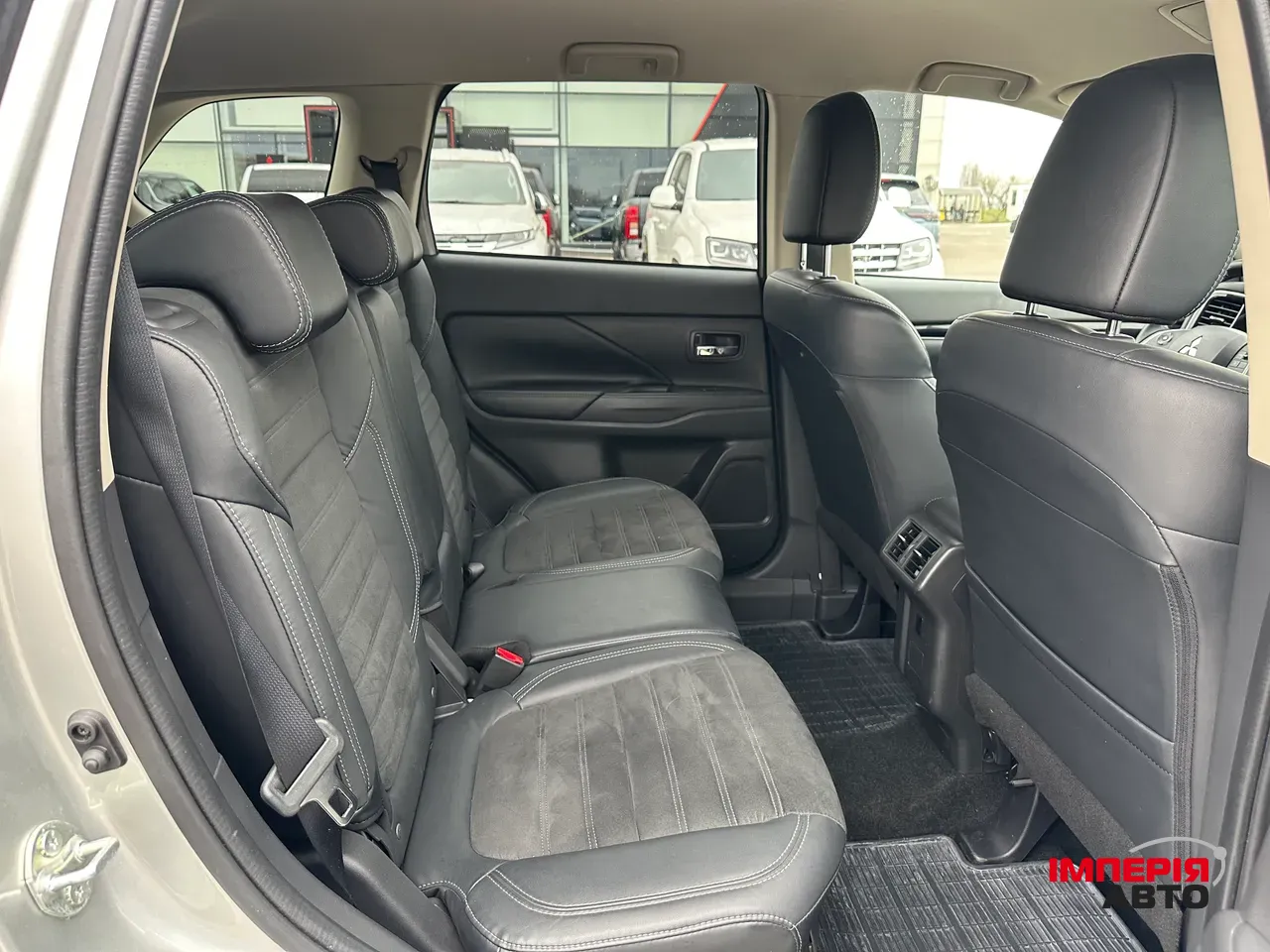 Mitsubishi Outlander - фото 25