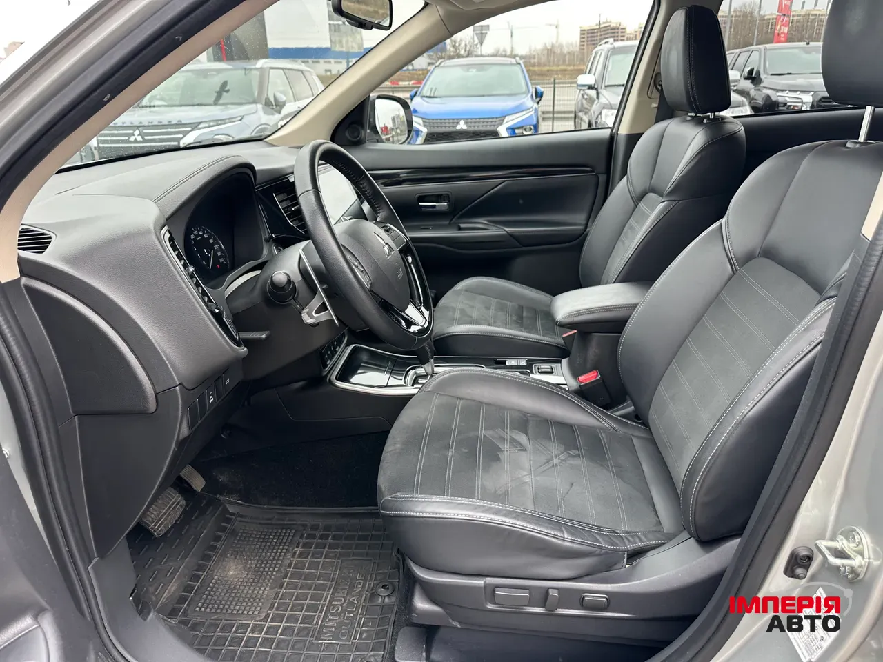 Mitsubishi Outlander - фото 13