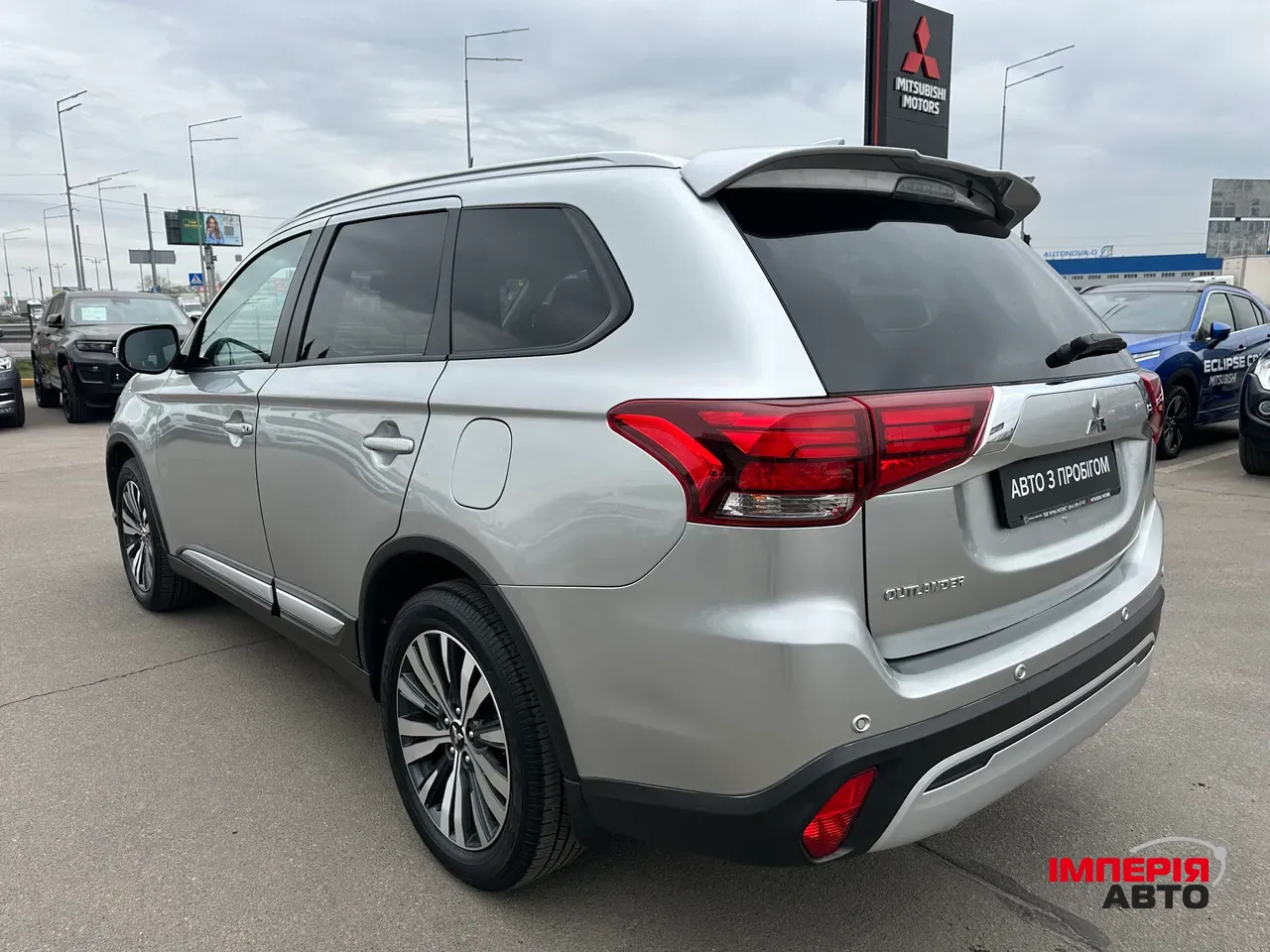 Mitsubishi Outlander - фото 5