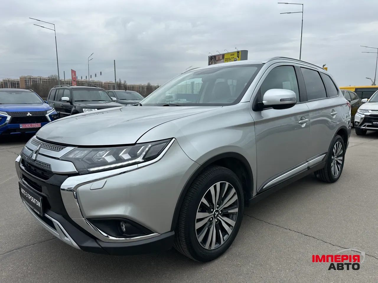 Mitsubishi Outlander - фото 3