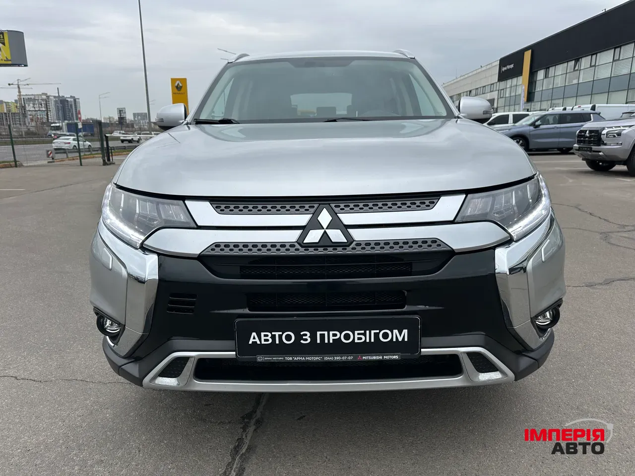 Mitsubishi Outlander - фото 2