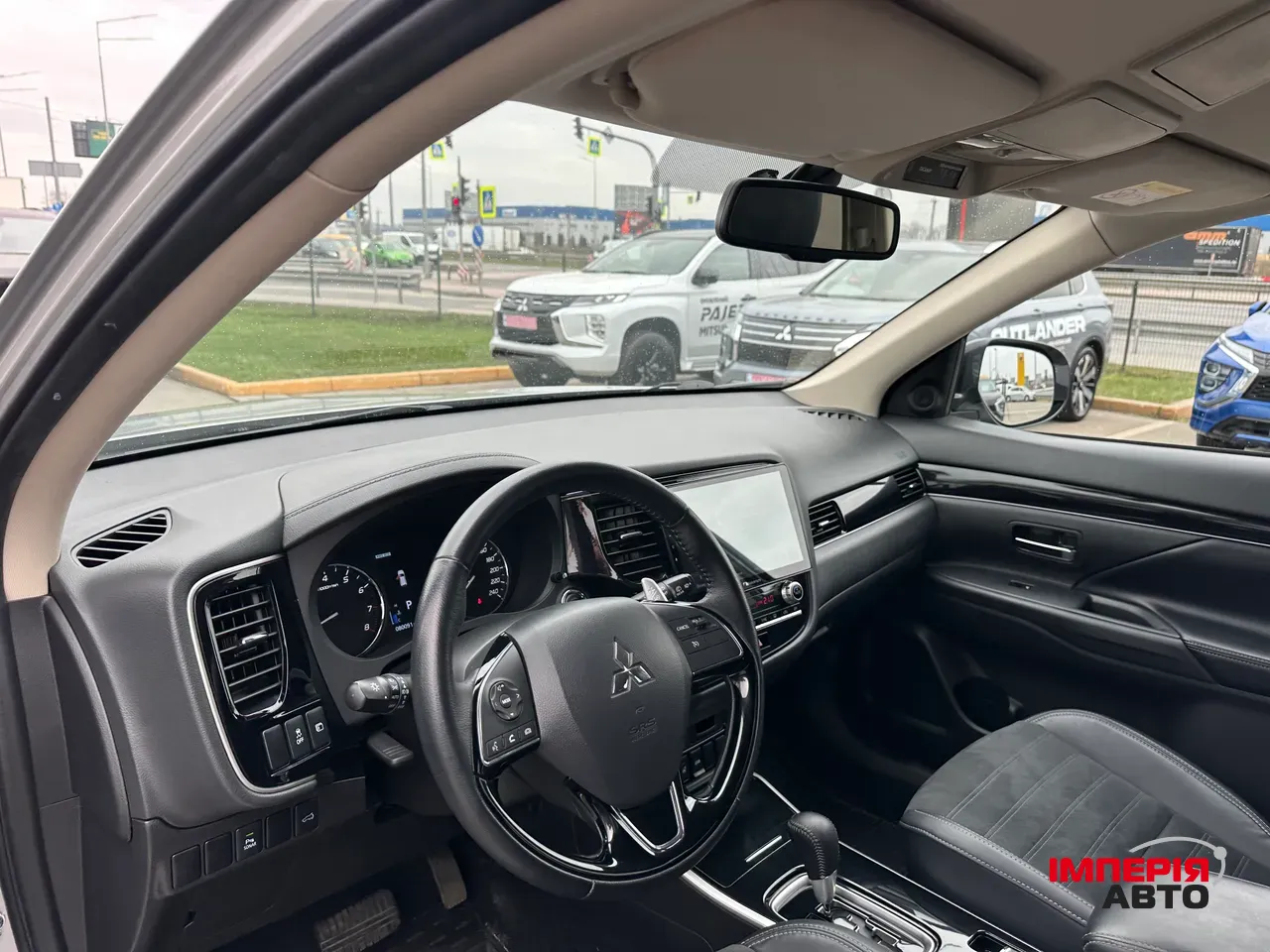 Mitsubishi Outlander - фото 14