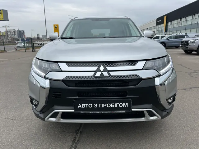 Mitsubishi Outlander - фото 2