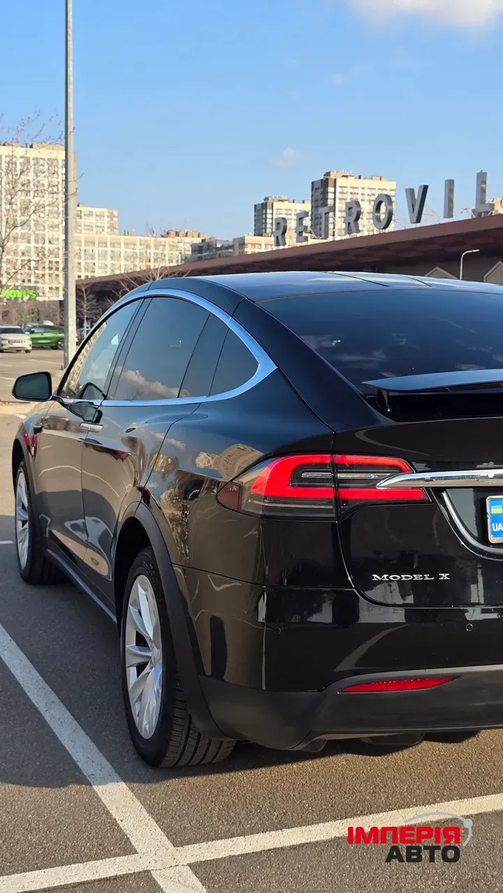 Tesla Model X - фото 14