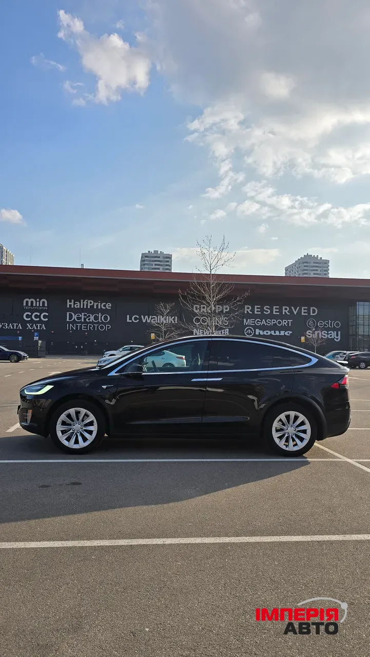 Tesla Model X - фото 11