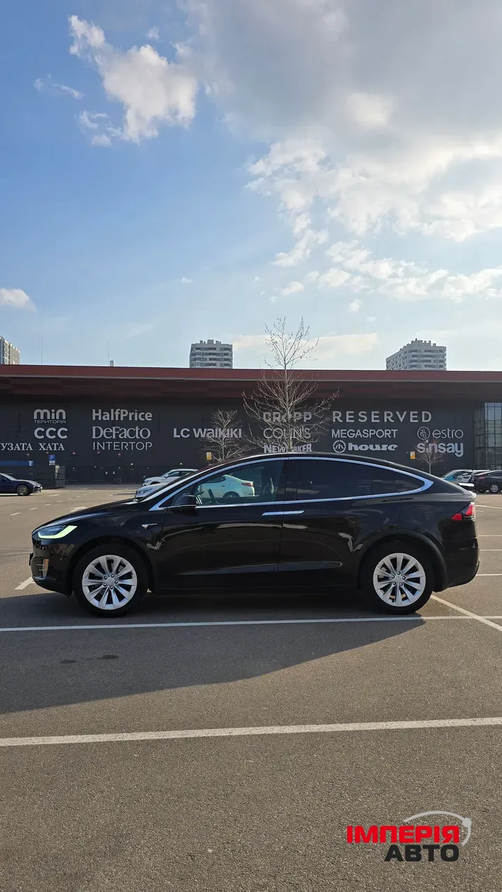 Tesla Model X - фото 10