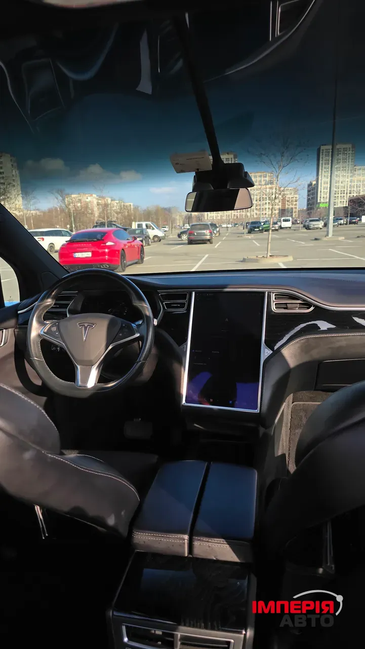 Tesla Model X - фото 21
