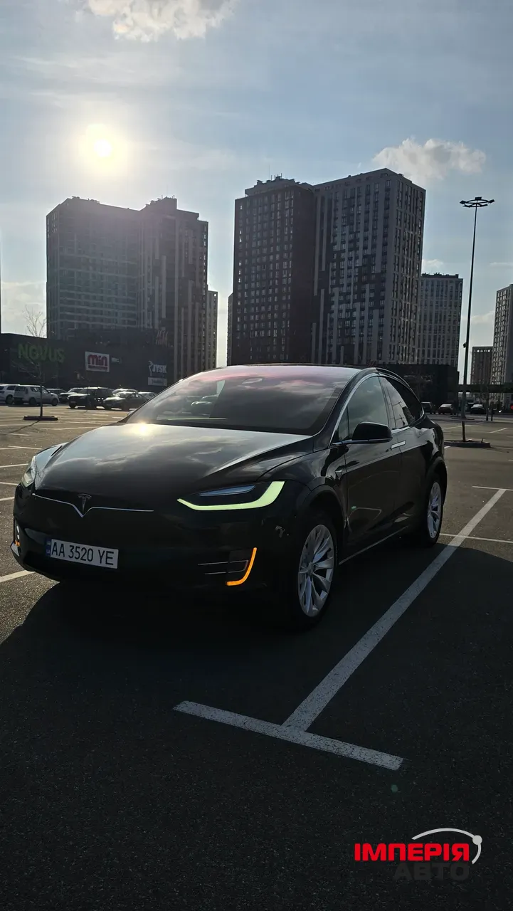 Tesla Model X - фото 2