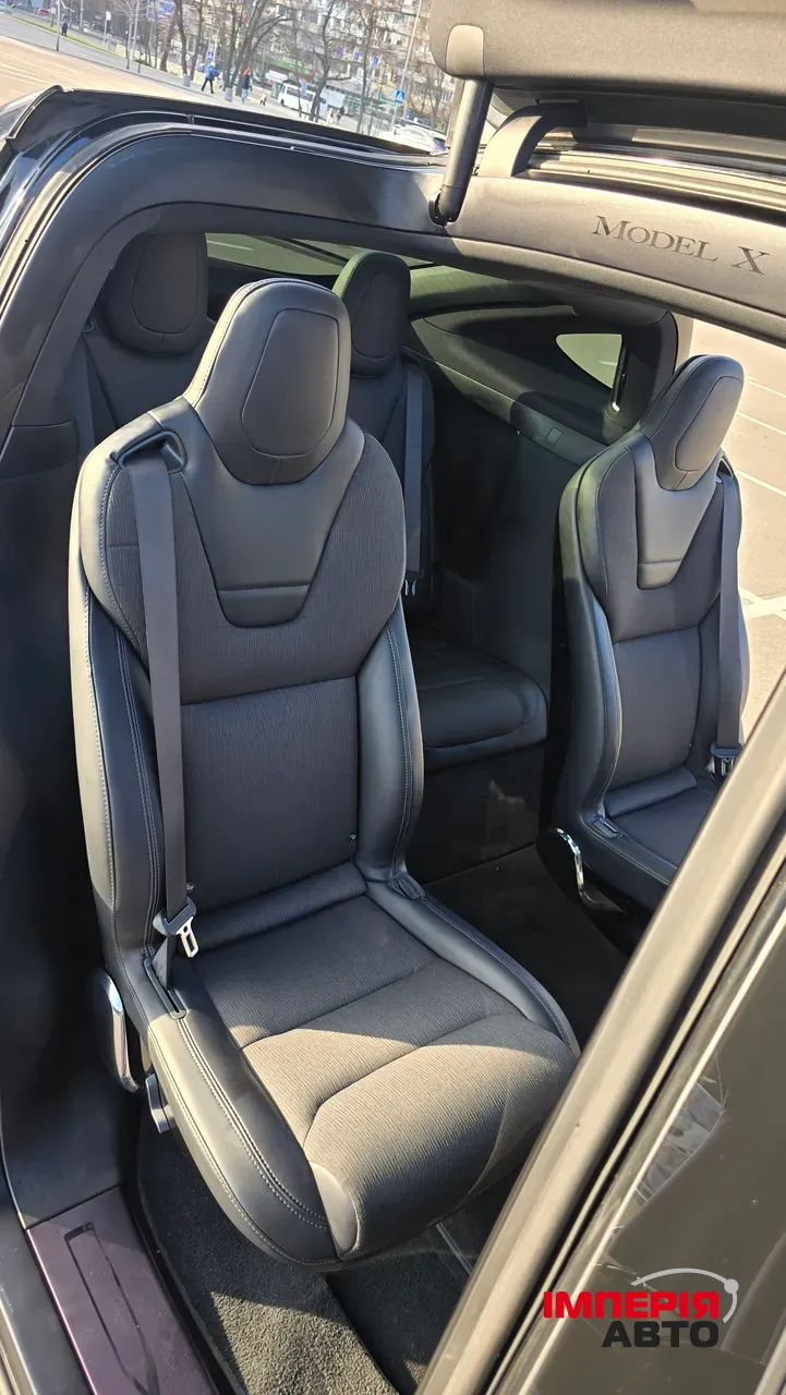 Tesla Model X - фото 18