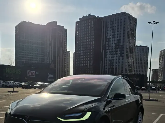 Tesla Model X - фото 2