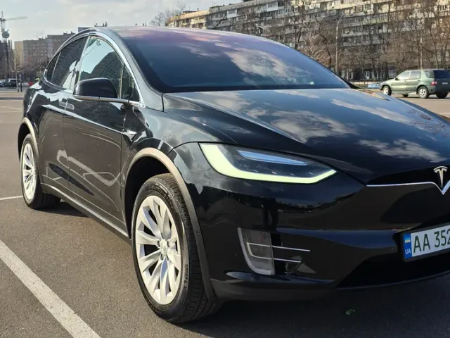 Tesla Model X - фото 5