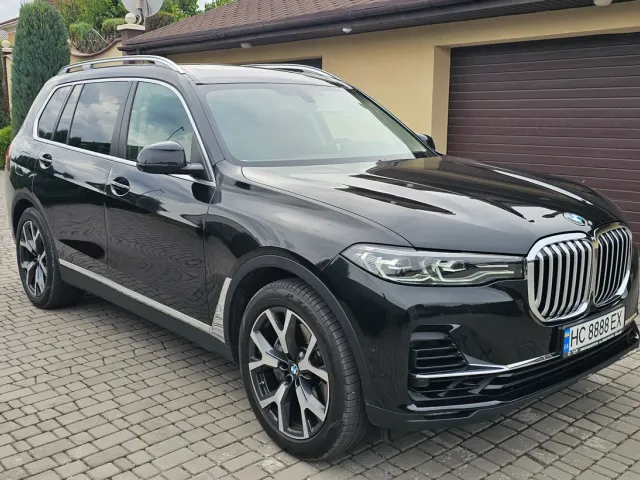 BMW X7 - фото 1