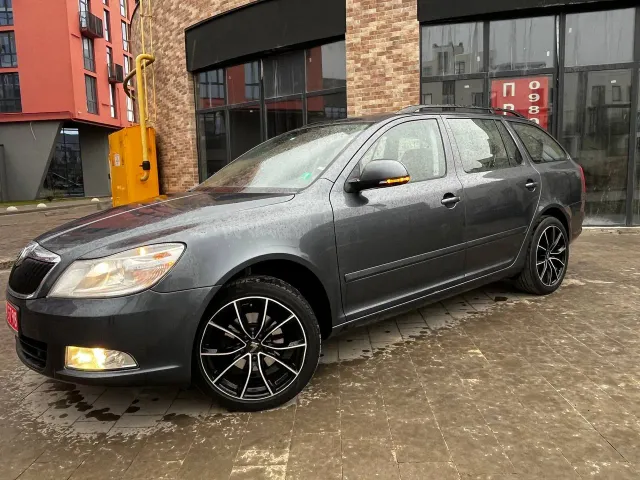 Skoda Octavia - фото 3