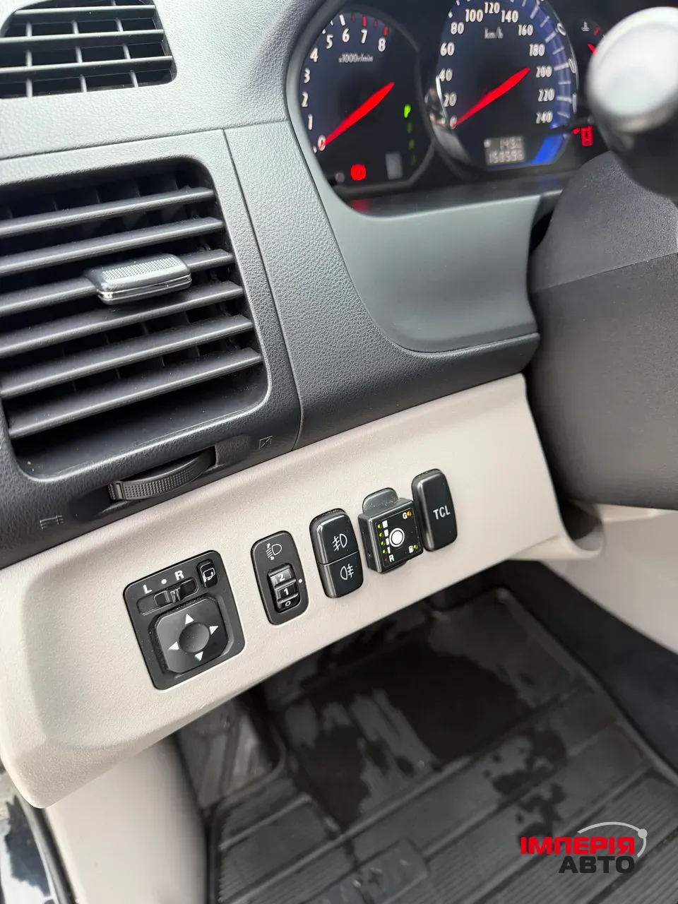 Mitsubishi Grandis - фото 14