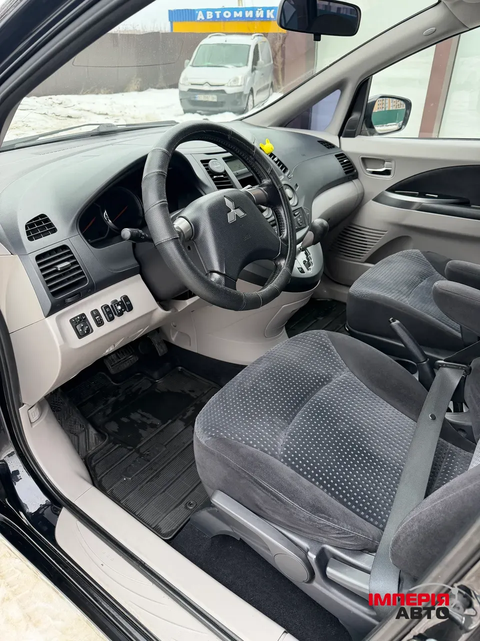 Mitsubishi Grandis - фото 6