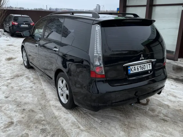 Mitsubishi Grandis - фото 5
