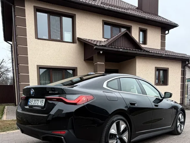 BMW i4 - фото 5