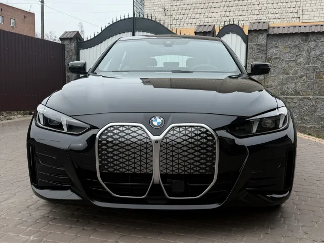 BMW i4 - фото 2