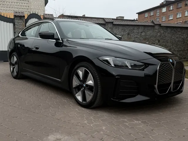 BMW i4 - фото 3