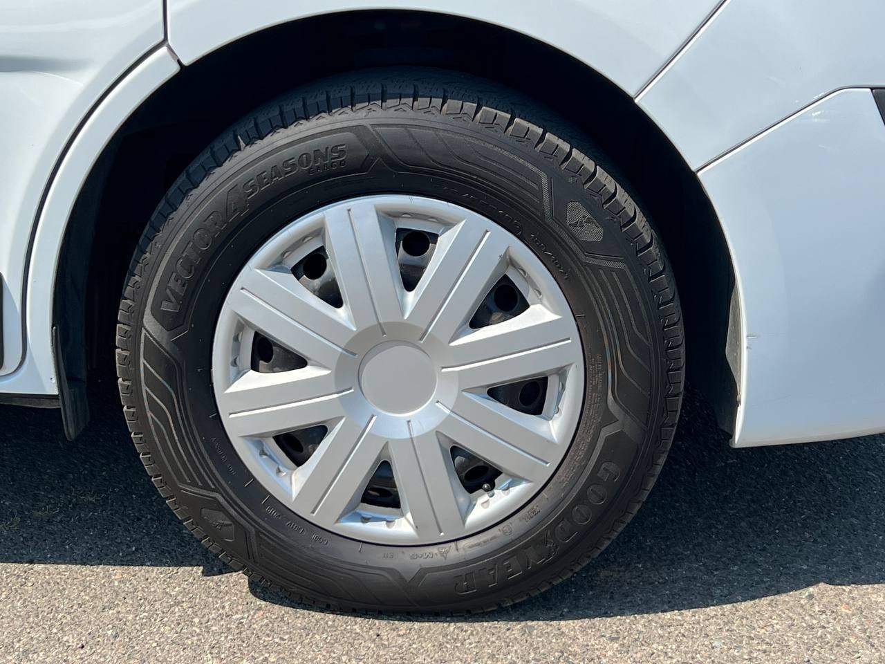 Opel Vivaro - фото 20