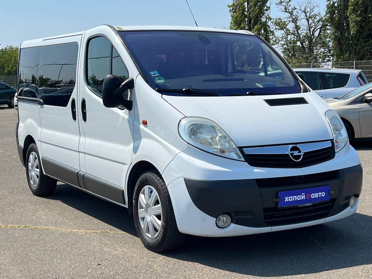 Opel Vivaro - фото 16
