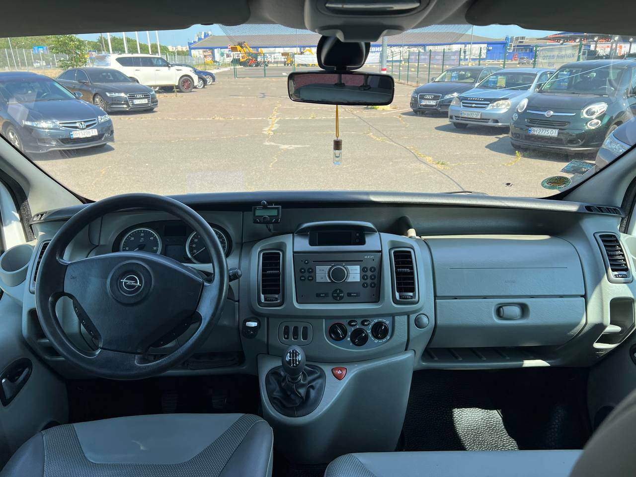 Opel Vivaro - фото 23
