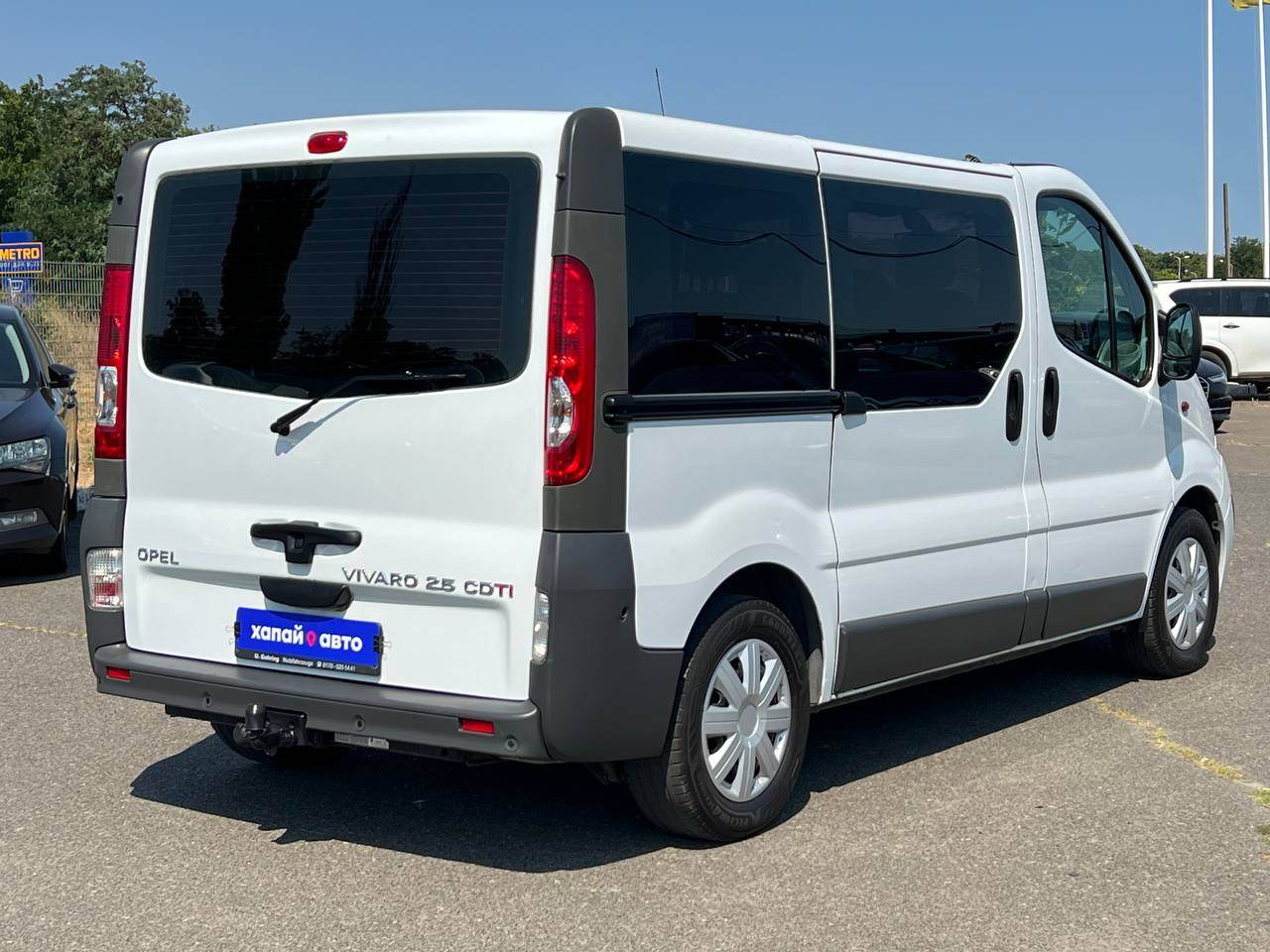 Opel Vivaro - фото 8