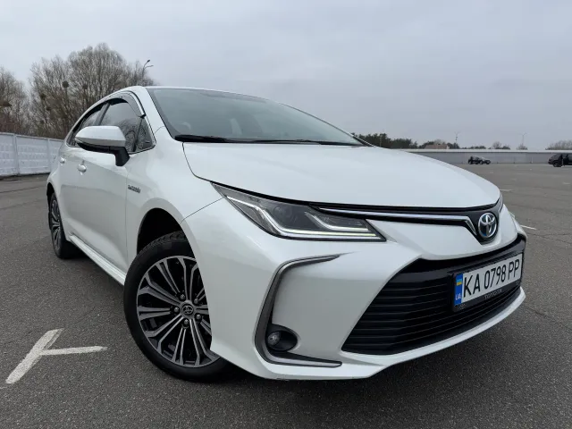 Toyota Corolla - фото 1