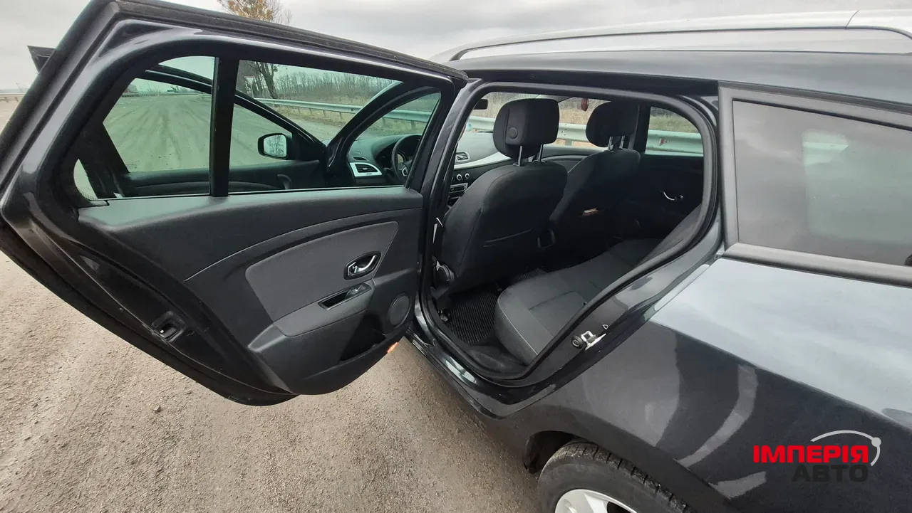 Renault Megane - фото 8