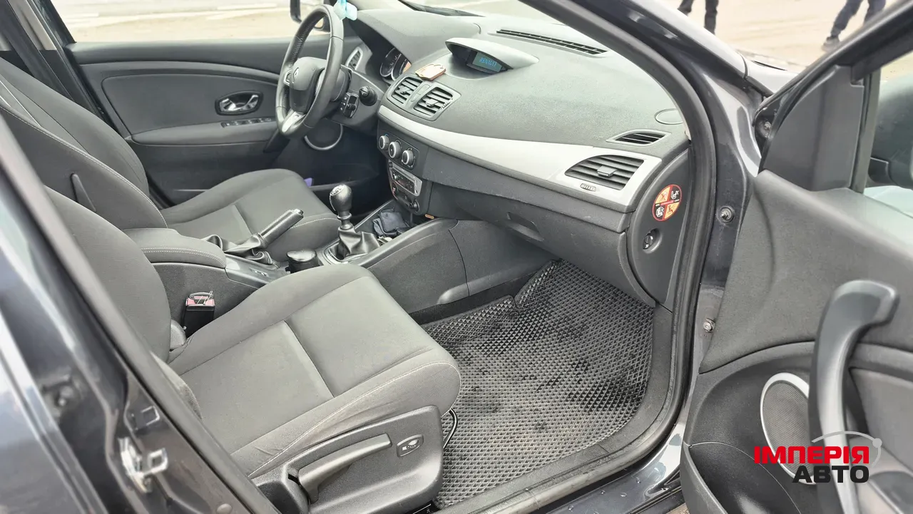 Renault Megane - фото 12