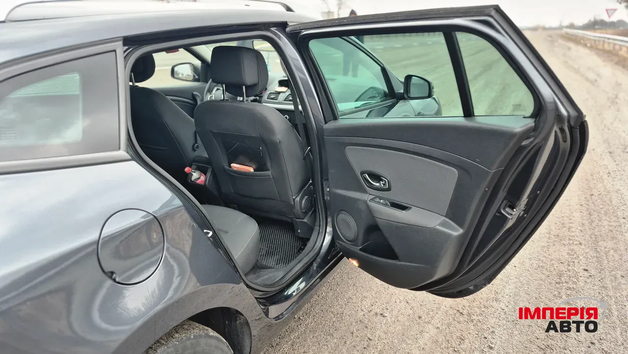 Renault Megane - фото 11