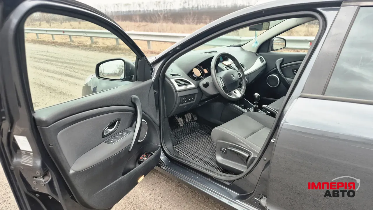Renault Megane - фото 10