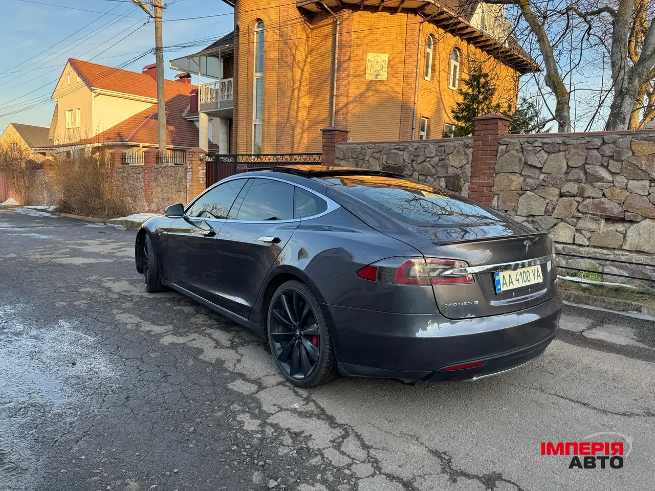 Tesla Model S - фото 4