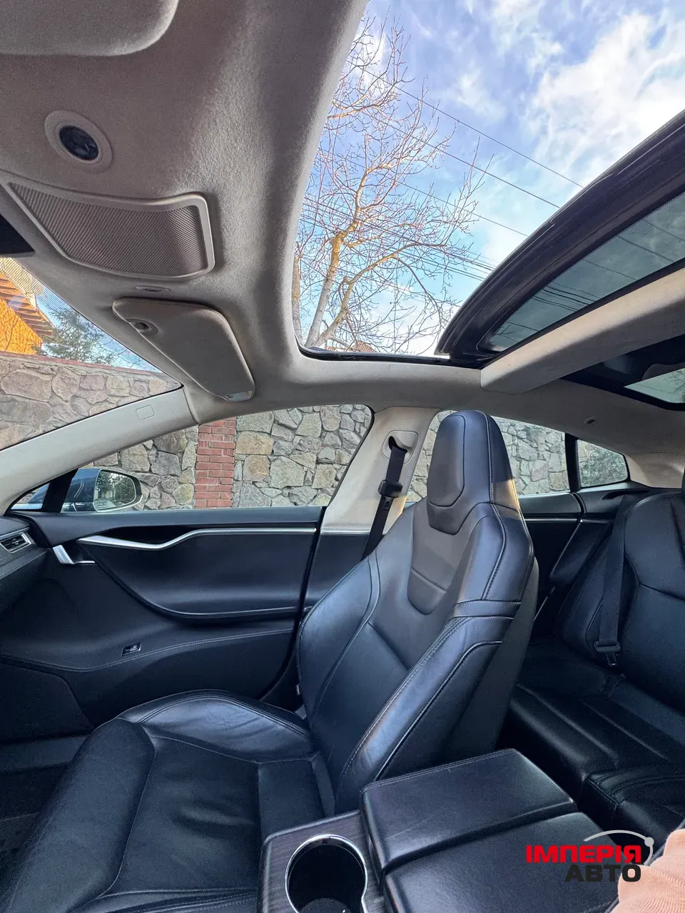 Tesla Model S - фото 34