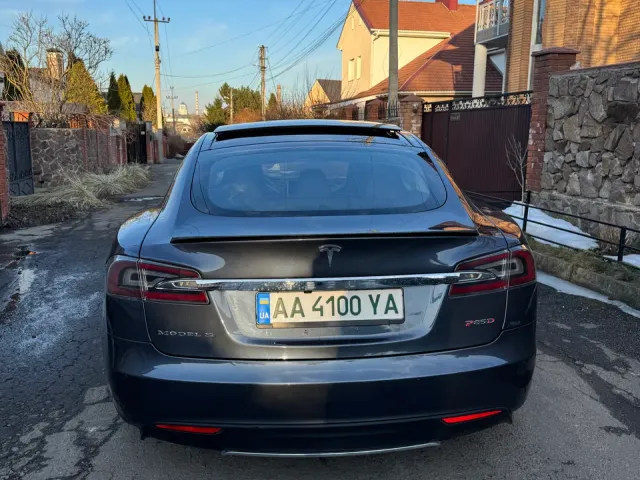 Tesla Model S - фото 3