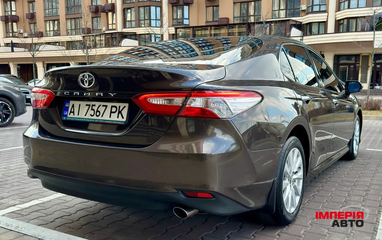 Toyota Camry - фото 5