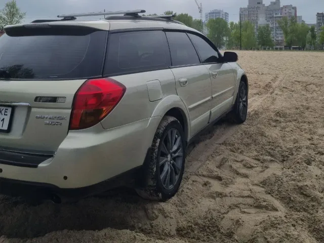 Subaru Legacy - фото 1