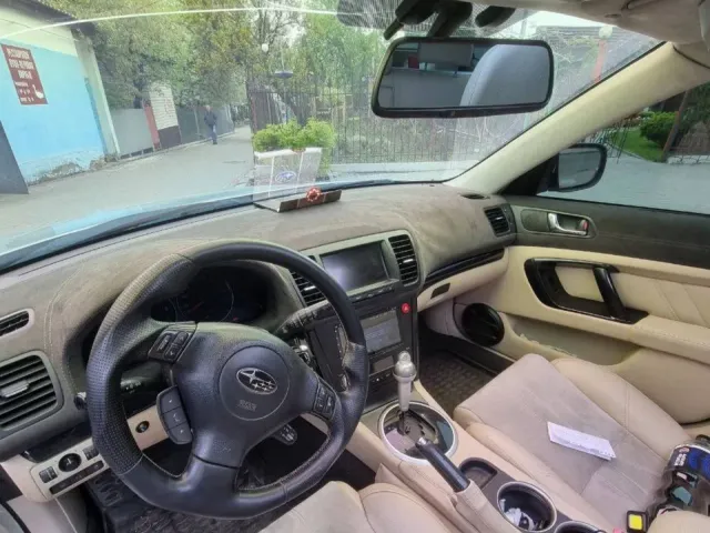 Subaru Legacy - фото 3