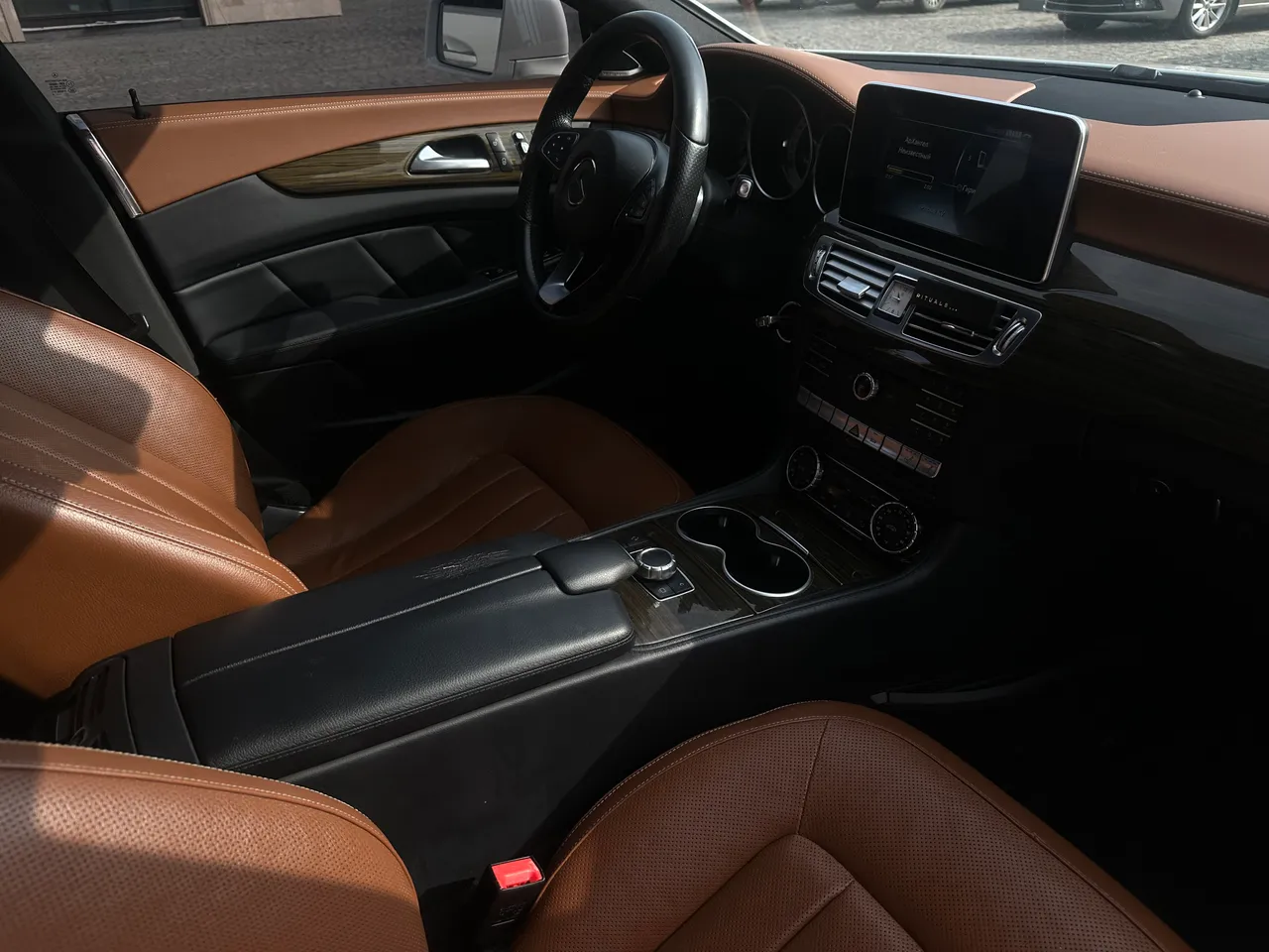 Mercedes-Benz CLS - фото 12